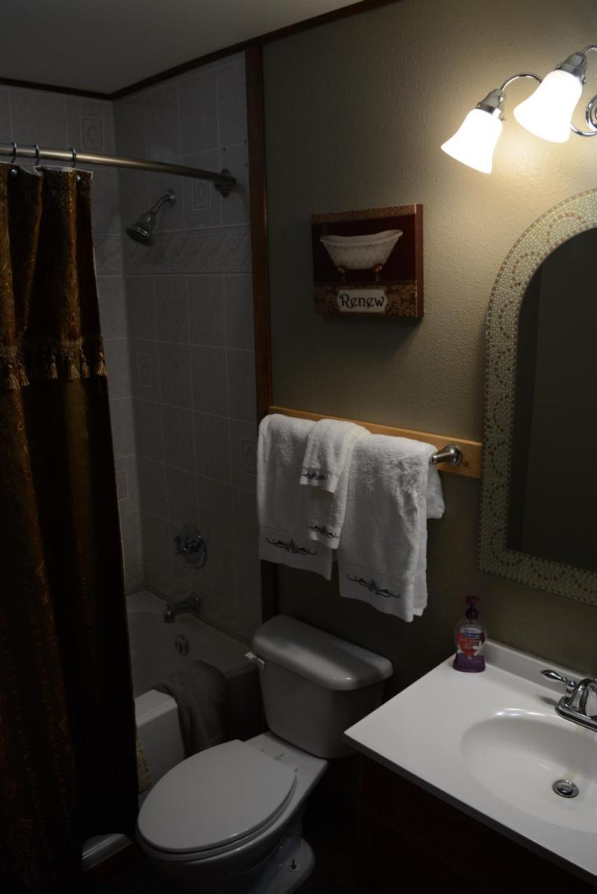 A Hyde Away Inn B&B ทอค ภายนอก รูปภาพ