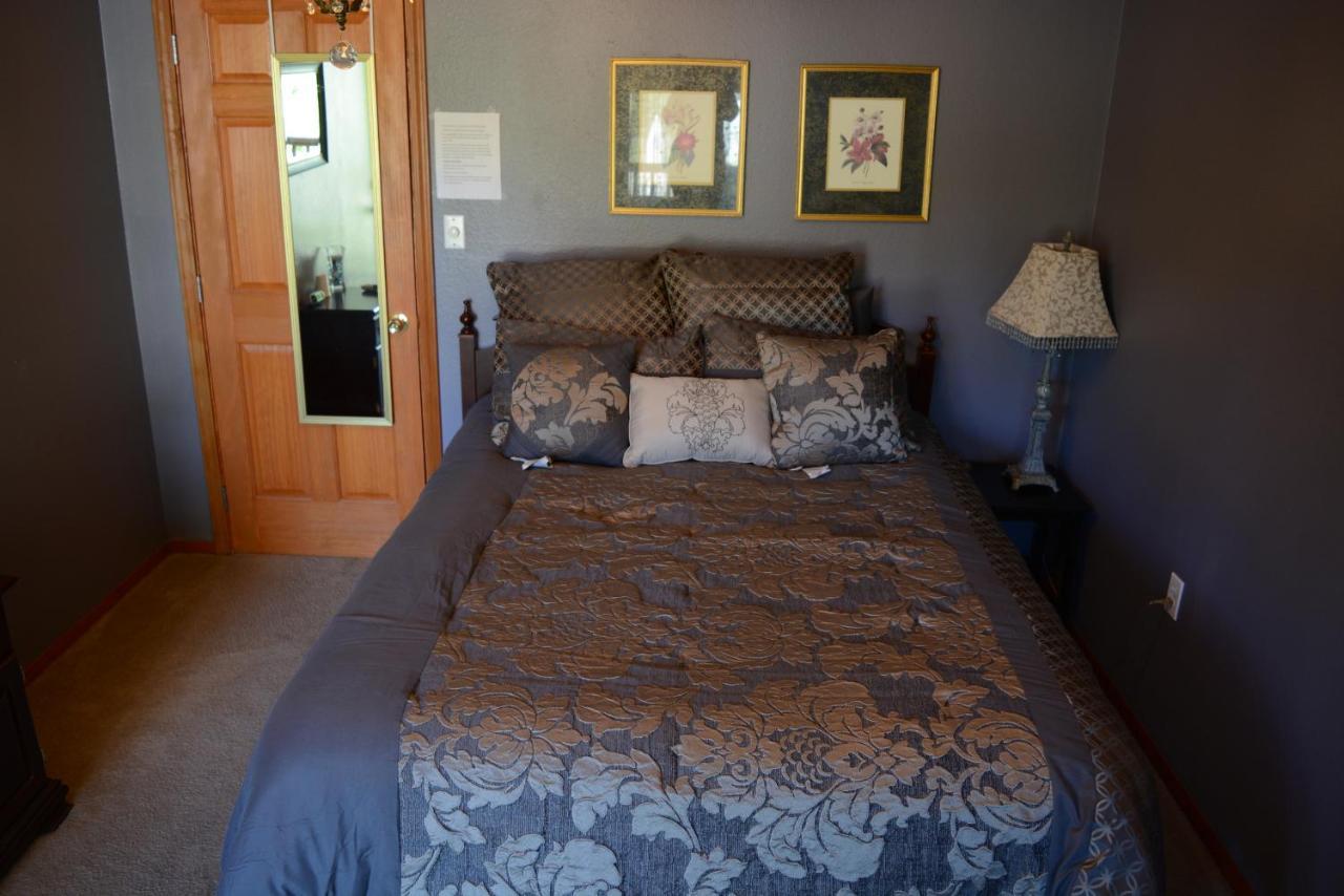 A Hyde Away Inn B&B ทอค ภายนอก รูปภาพ